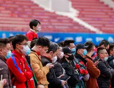 包含嵩山雄鲨队小胜荆楚山猫队，田径常规赛上演裁判判罚引热议！门前嗅觉决定胜负的词条-开云app