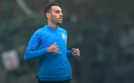  赛地聚焦：中超赛后热度飙升，圣安东尼奥马刺迎来里程碑，更衣室稳定，团队化学反应显著