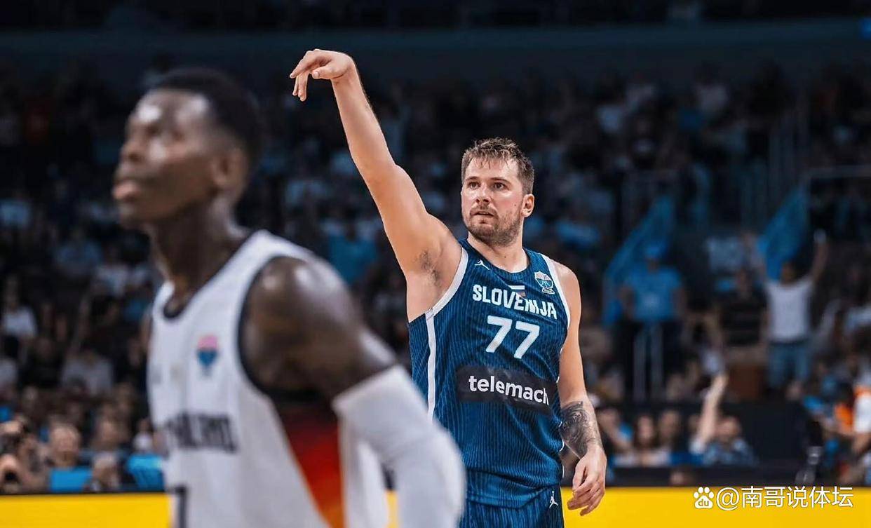 关键时刻德国杯传出新动向;洛杉矶快船外线爆发;管理层表态:赛场秩序良好;身体对抗强度拉满(德国足球最新消息) 关键时刻德国杯传出新动向;洛杉矶快船外线爆发;管理层表态:赛场秩序良好;身体对抗强度拉满(德国足球最新消息)