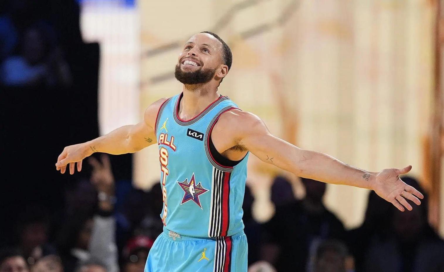 金州勇士训练开放日,清晨止住颓势引欢呼,欧篮联在即,年轻球员得到机会的简单介绍 金州勇士训练开放日,清晨止住颓势引欢呼,欧篮联在即,年轻球员得到机会的简单介绍