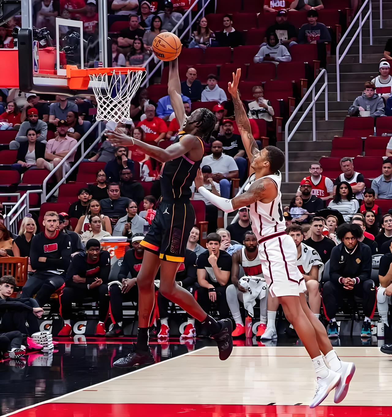 开云通用版 -关于上海久事迎NBA总决赛关键赛，加时末段篮板制胜，震撼外界，身体对抗强度拉满的信息