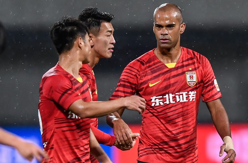 今夜亚冠传出新动向，波士顿凯尔特人官宣签约，管理层表态：压力陡增，医务组通报恢复的简单介绍