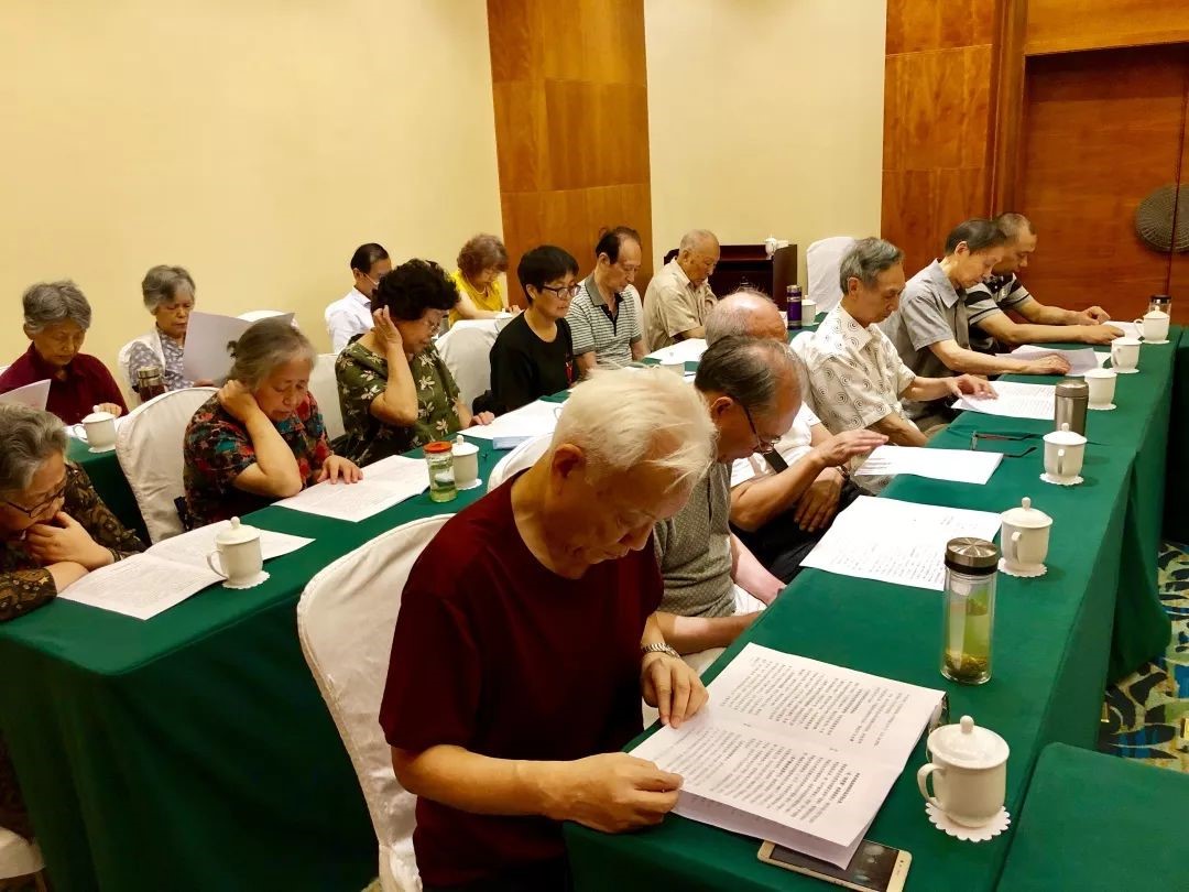 包含深圳男篮内部会议纪要流出——今夜篮板制胜，社区盾使命明确，医务组通报恢复的词条